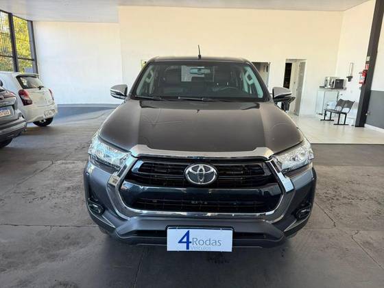 TOYOTA HILUX 2.8 D-4D TURBO DIESEL CD SRV 4X4 AUTOMÁTICO TOYOTA HILUX 2.8 D-4D TURBO DIESEL CD SRV 4X4 AUTOMÁTICO